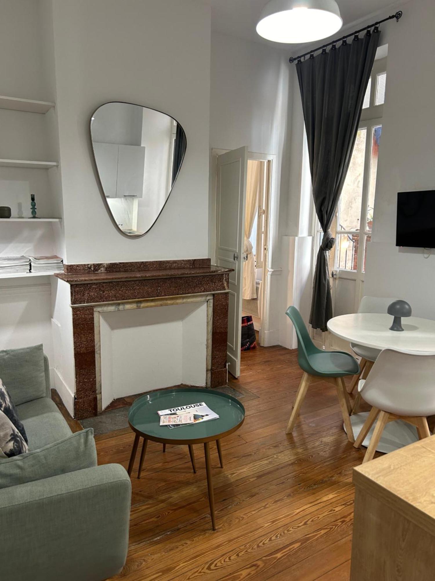 Le Toulousain 001 - Calme En Rez-de-chaussee Avec Terrasse - Hypercentre, Quartier Jeanne D'arc Appartement *